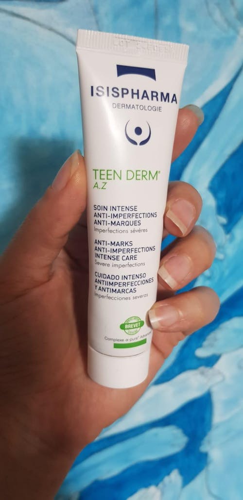 Isispharma teen derm az, seboregulador y anti imperfecciones 30ml.