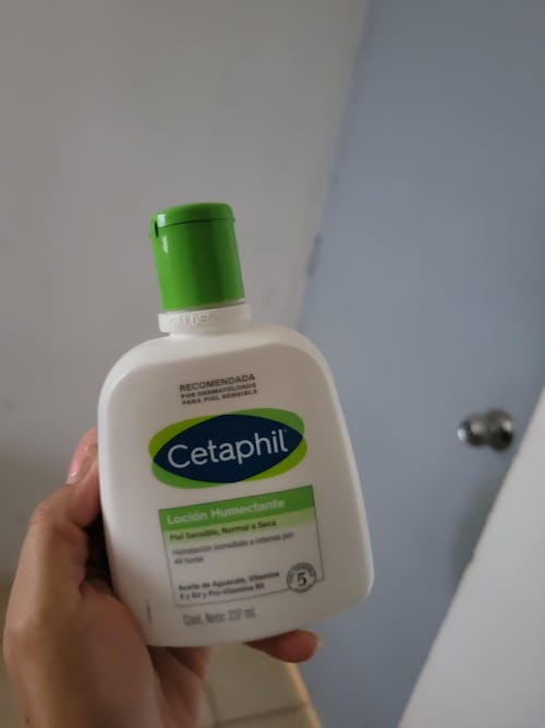 Cerave limpiadora hidratante facial y corporal 236ml.
