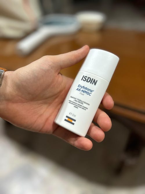 Isdin Eryfotona AK-nmsc Fluido, tratamiento para el daño actínico 50ml.