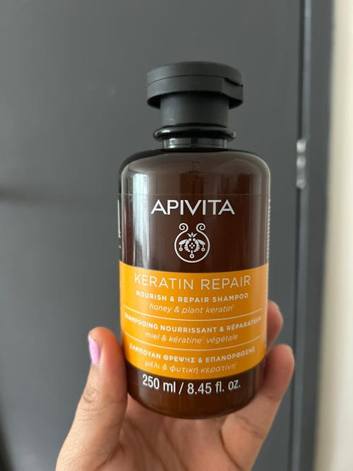 Apivita Shampoo Keratin Repair nutritivo y reparador 250ml.