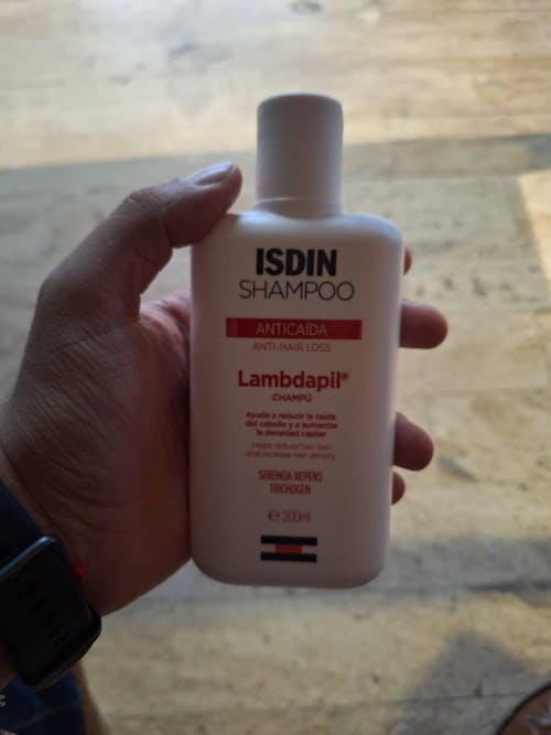 Isdin Lambdapil shampoo anticaída 200ml.