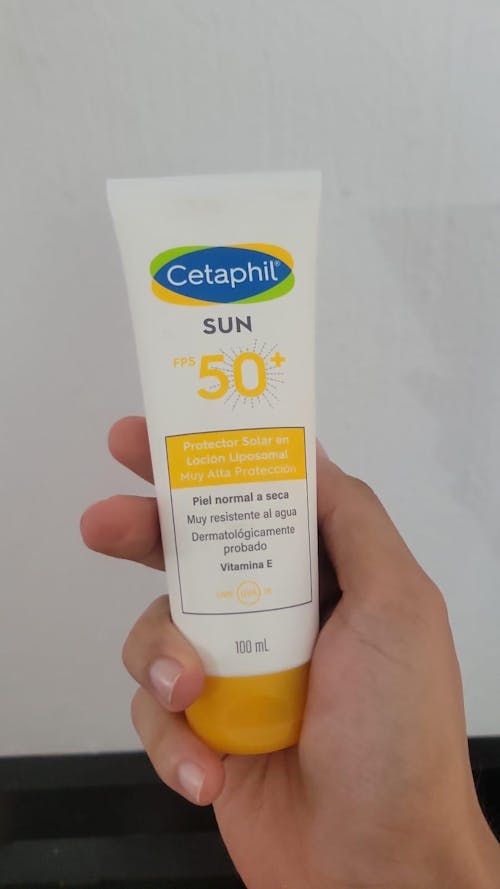 Cetaphil Sun FPS50+ protector solar en gel hidratante 100ml.