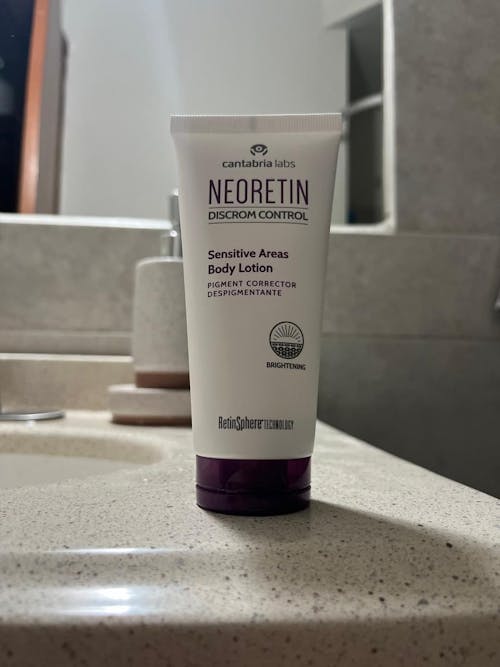 Cantabria Labs Neoretin DC Sensitive Areas Loción aclarante corporal 100 ml