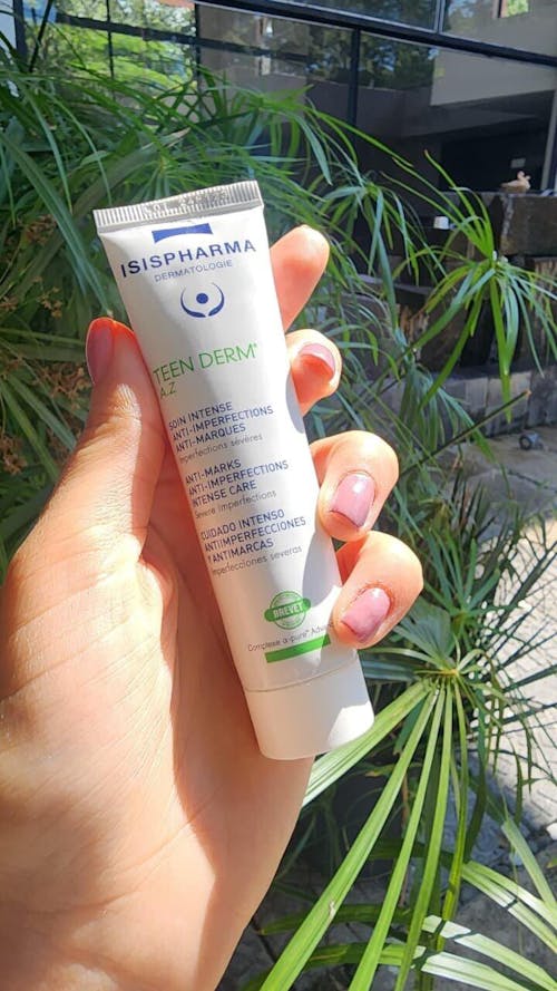 Isispharma teen derm az, seboregulador y anti imperfecciones 30ml.