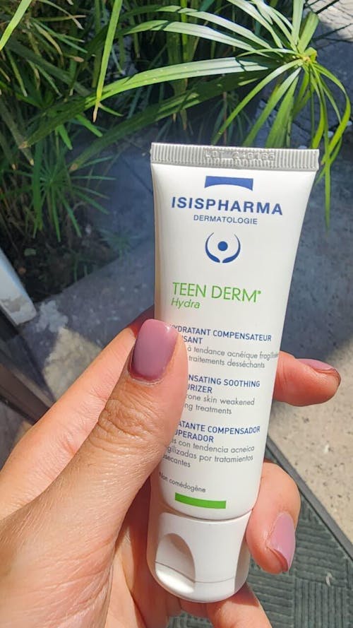 Isispharma teen derm hydra hidratante para pieles con acné 40ml.