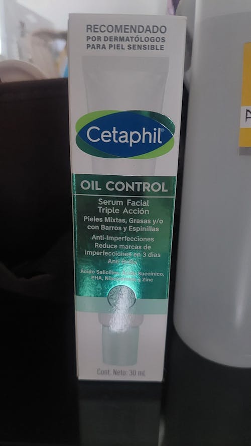 Cetaphil Oil Control serum facial triple acción para piel grasa 30ml.
