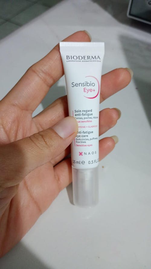 Bioderma Sensibio Eye Crema hidratante para contorno de ojos 15 ml