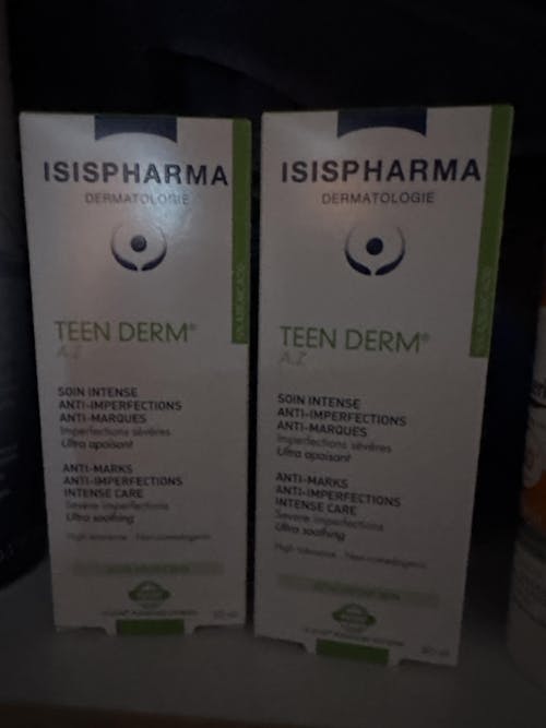Isispharma teen derm az, seboregulador y anti imperfecciones 30ml.