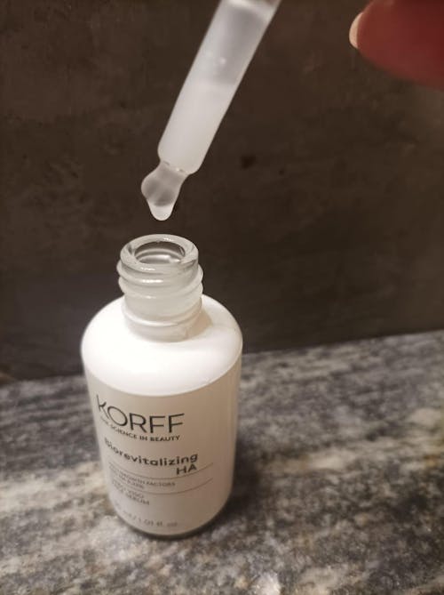 KORFF Serum Facial Biorevitalizante Con Ácido Hialurónico 30 ml