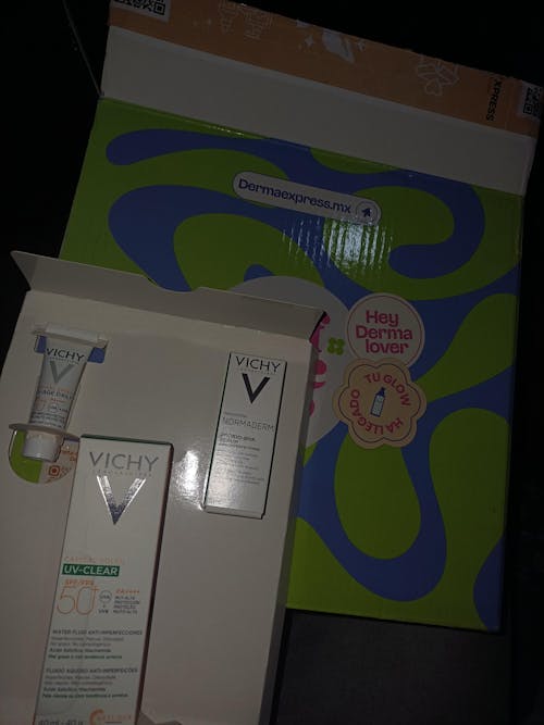 Vichy Kit Capital Soleil UV Clear SPF 50+ (40 ml) + Normaderm Probio-BHA Serum (5 ml)+ Capital Soleil UV Age Daily (3 ml)