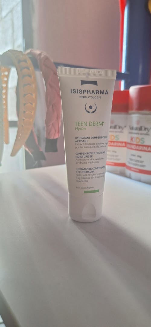 Isispharma Teen Derm Hydra Hidratante para pieles con acné 40 ml