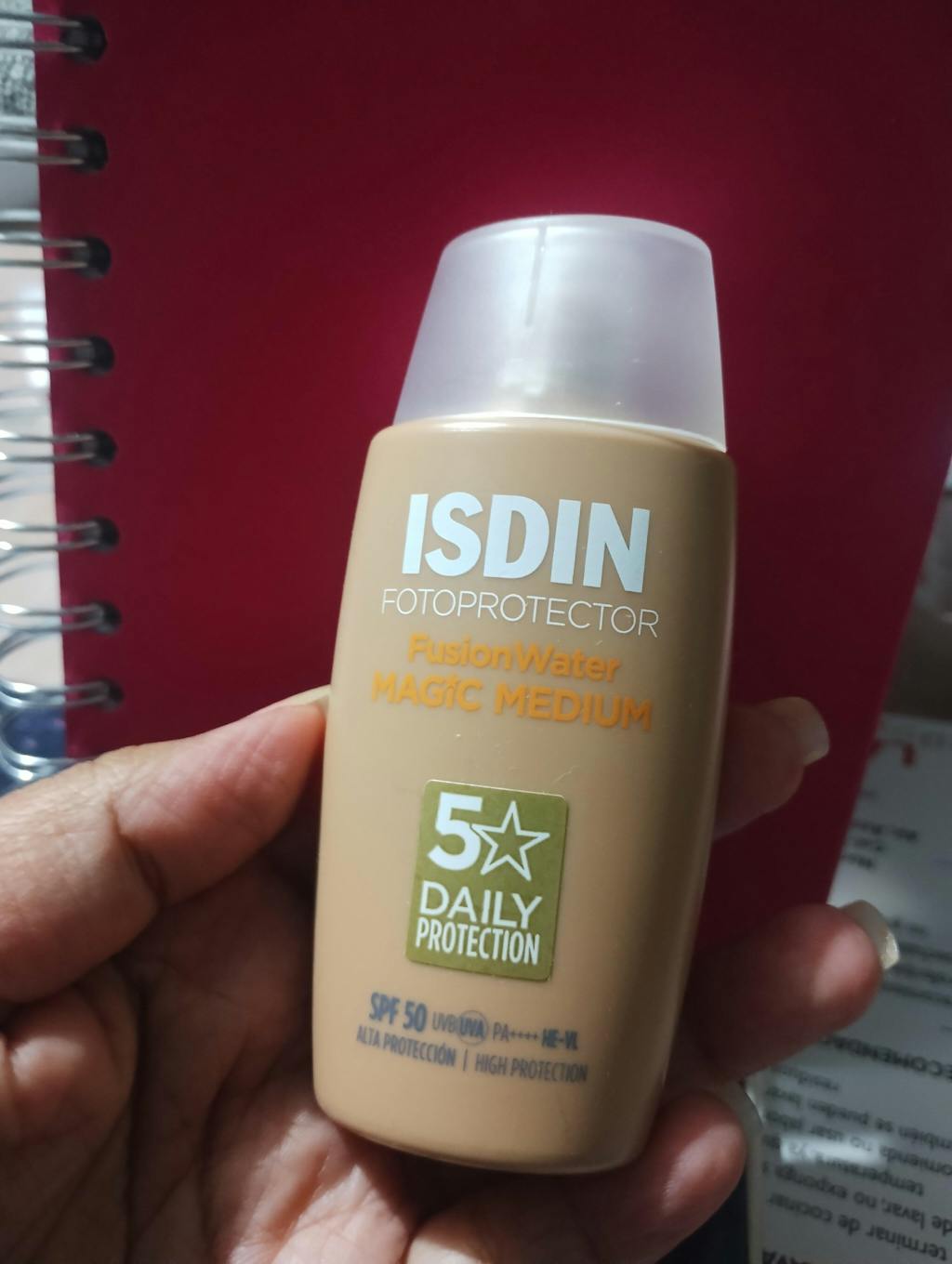 Isdin Fotoprotector Fusion Water FPS50+ Color medio 50 ml