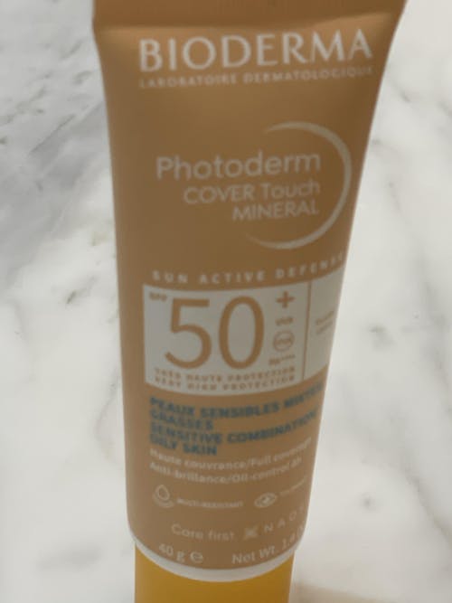 Bioderma Photoderm Cover Touch FPS50+ con color tono claro 40 ml