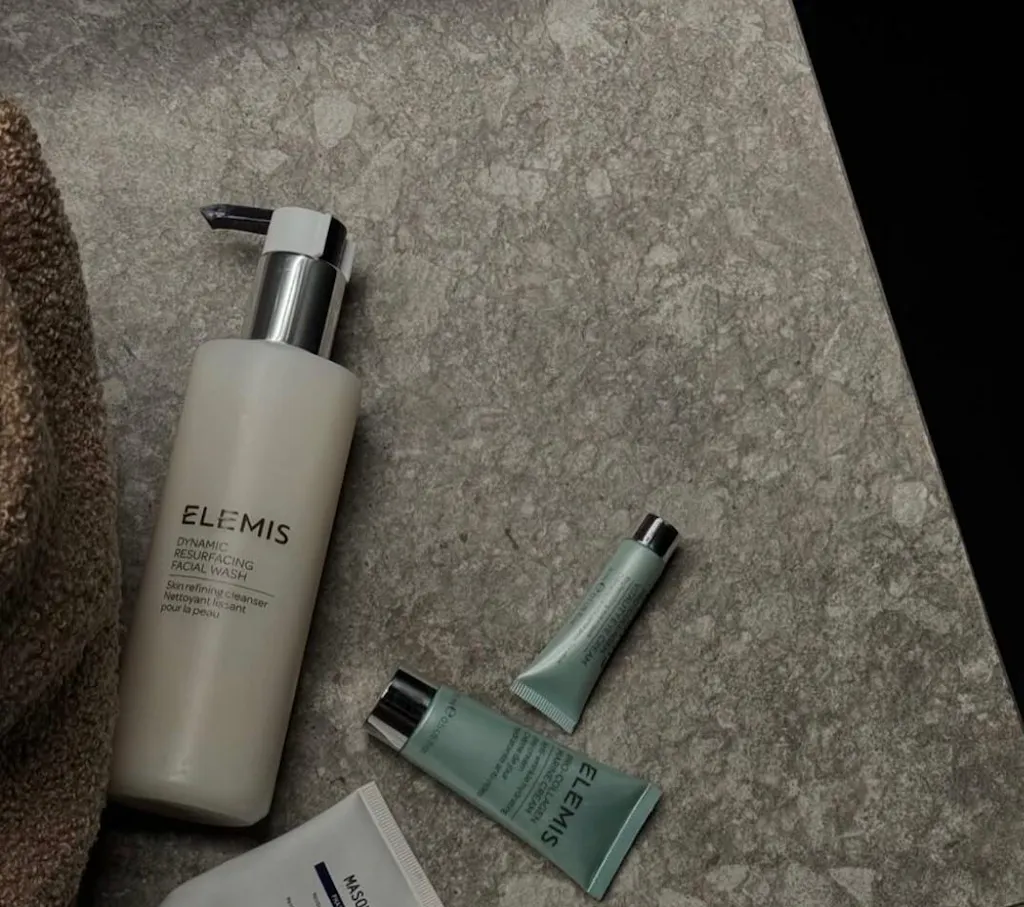 Elemis Dynamic Resurfacing Facial Wash – DermStreet