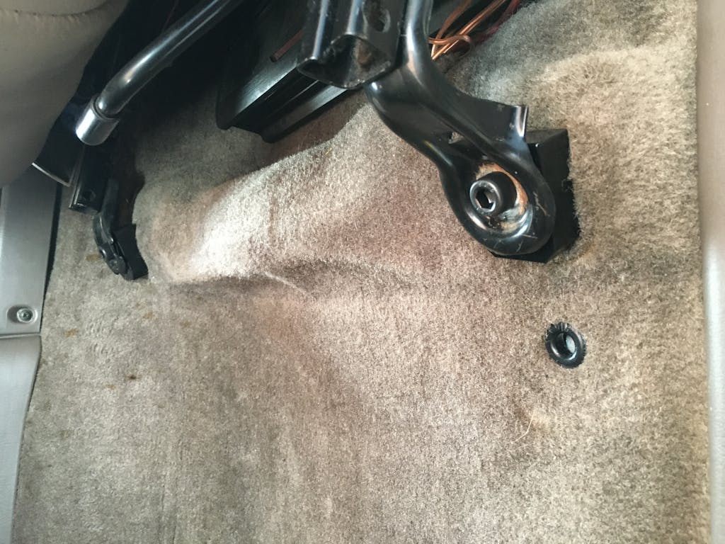 UNDER SEAT COMPRESSOR MOUNT (20052021 TOYOTA / 20032021