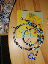 Jane | Tukan Kuşu Figürlü Lapis Lazuli ve Labradorit Doğaltaş Kolye