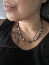 Jane | Tukan Kuşu Figürlü Lapis Lazuli ve Labradorit Doğaltaş Kolye