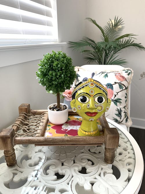Cheriyal Face Quirky Pen Stand
