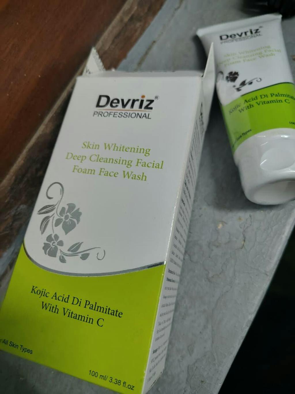 Skin Whitening & Deep Cleaning Foam Facewash