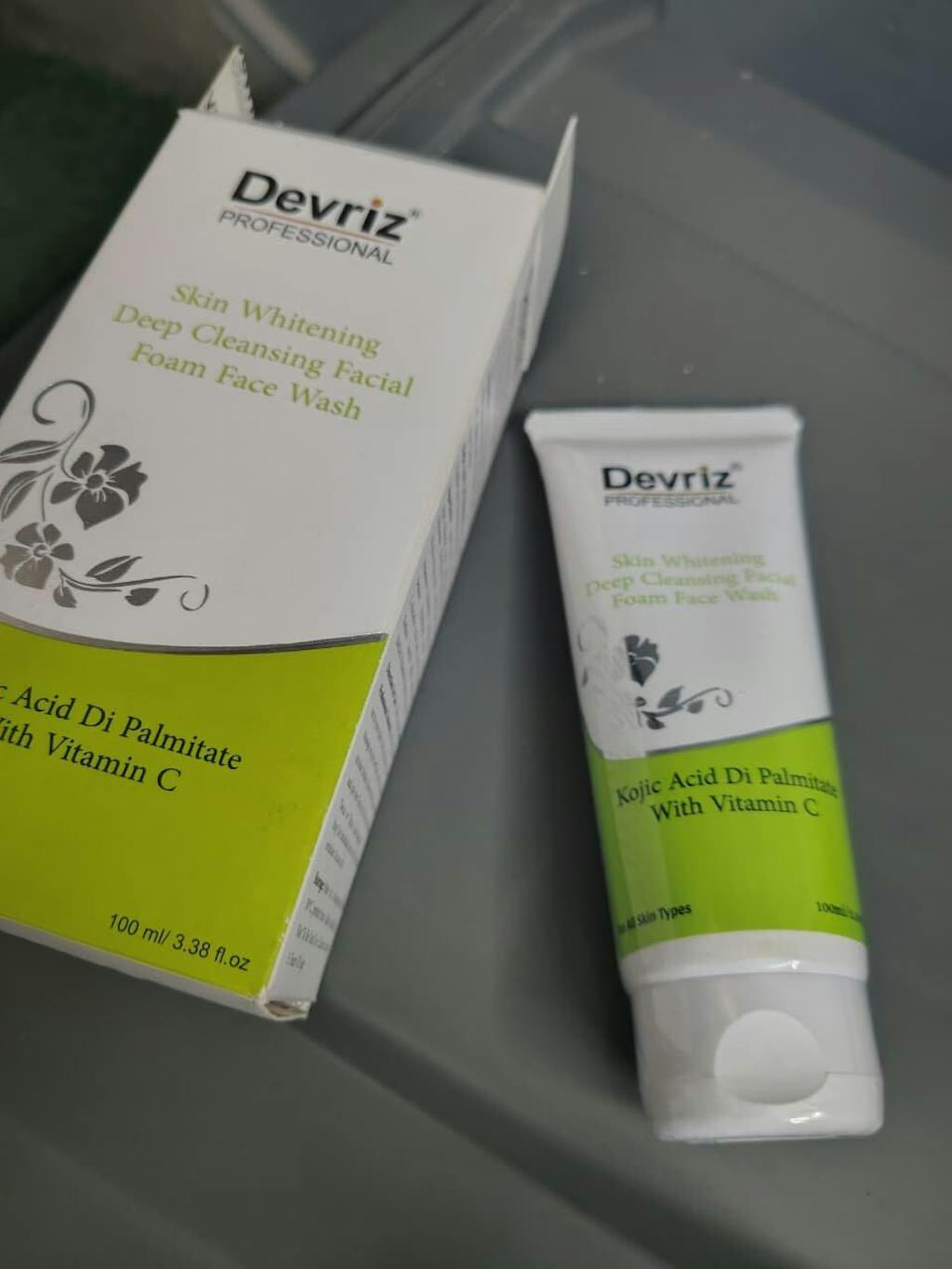 Skin Whitening & Deep Cleaning Foam Facewash