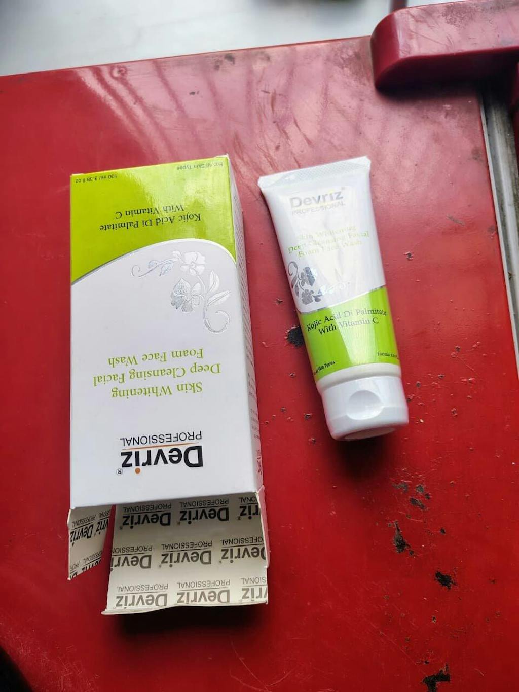 Skin Whitening & Deep Cleaning Foam Facewash