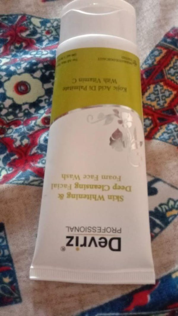 Skin Whitening & Deep Cleaning Foam Facewash