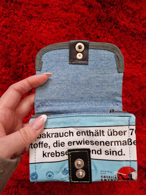 BLUE SPIRIT - JEANS/GREEN - Ring - Tabak Geldbeutel (Upcycled Trash)