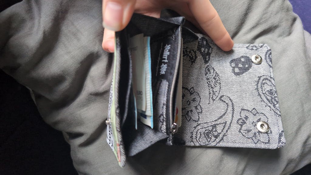 2.6 upcycling wallet - GRAY LEO