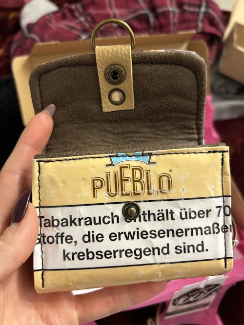 10.10 wallet - upcycled, beige cats