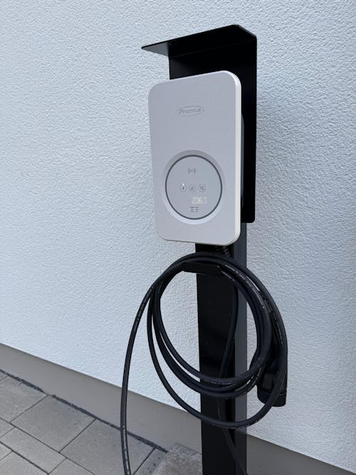 Ladesäule passend für Fronius Wattpilot Flex Home (auch Fronius C6 Wattpilot Flex Home 22) und Pro mit Dach und Kabelhaken | Ständer | Standfuß | Stele | Base