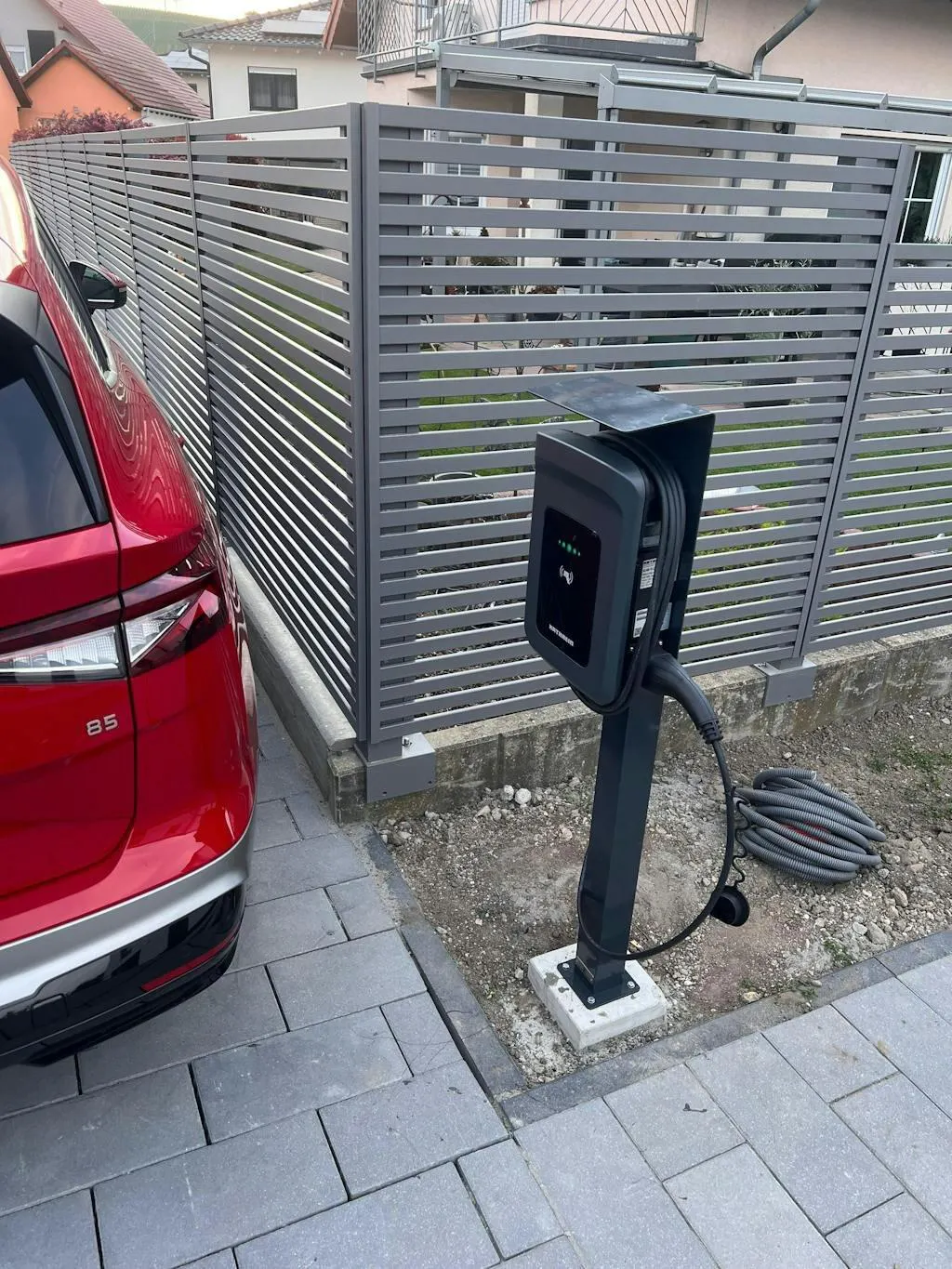 Ladesäule speziell passend für Kathrein Wallbox AC40 / AC60  mit Dach | Ständer | Standfuß | Stele | Base