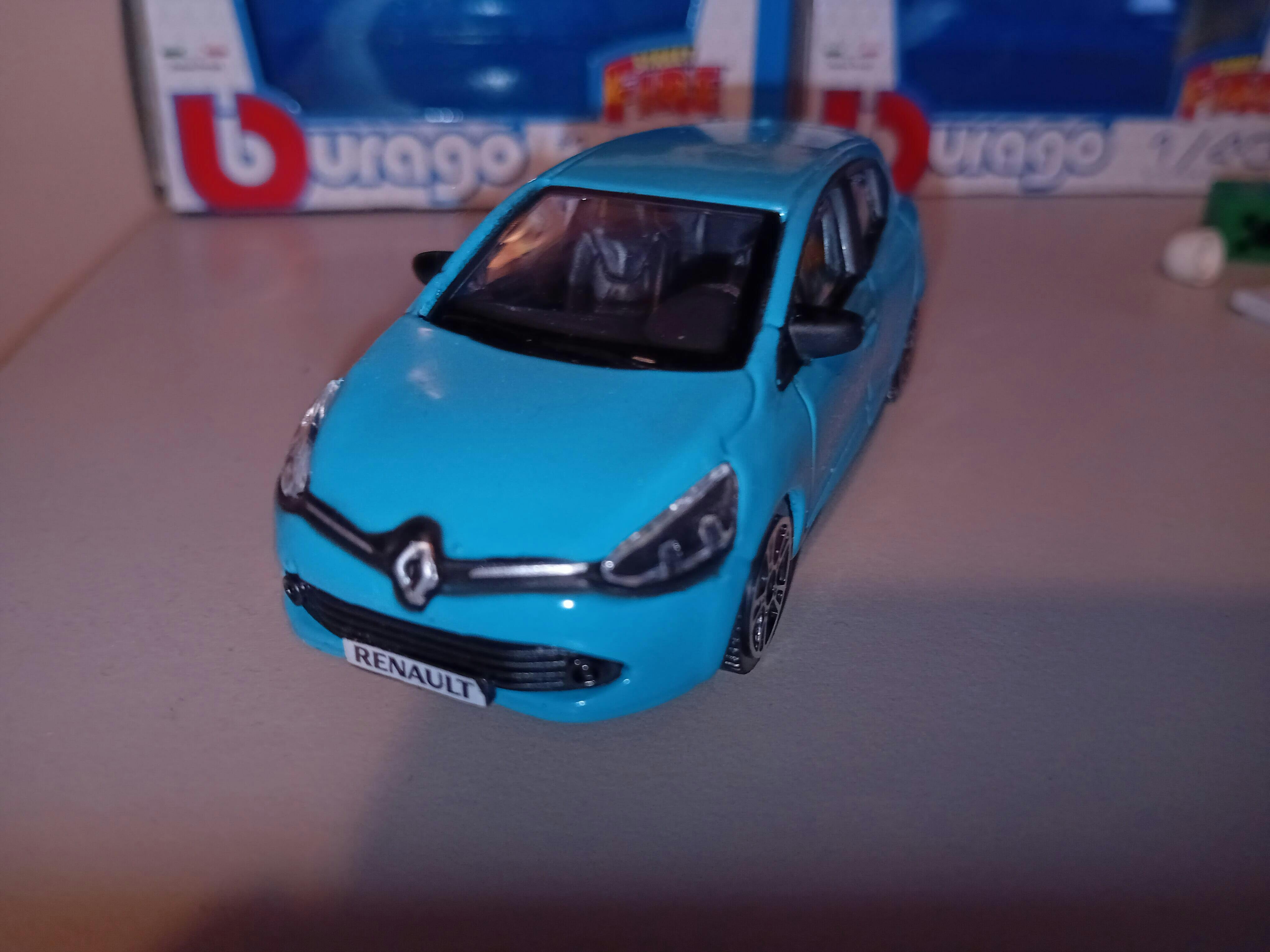 Renault Clio 2013 blue 1:43 Scale Toy Car Bburago 30248B