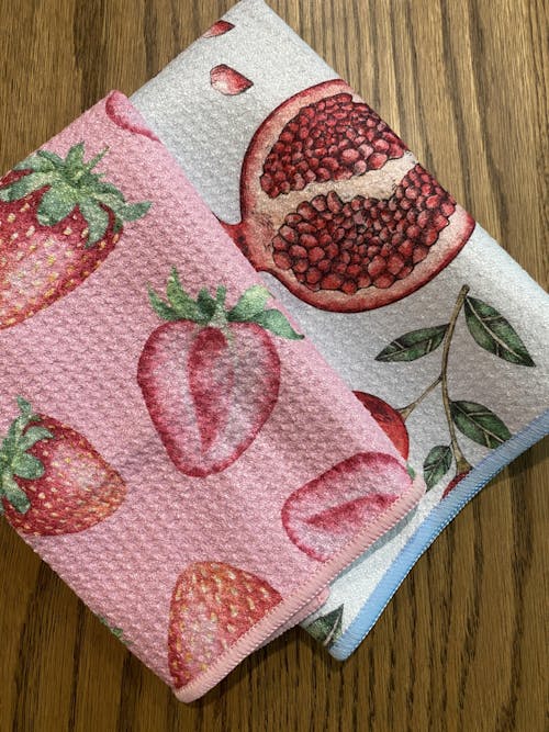Strawberry Kiss Cleaning Cloth