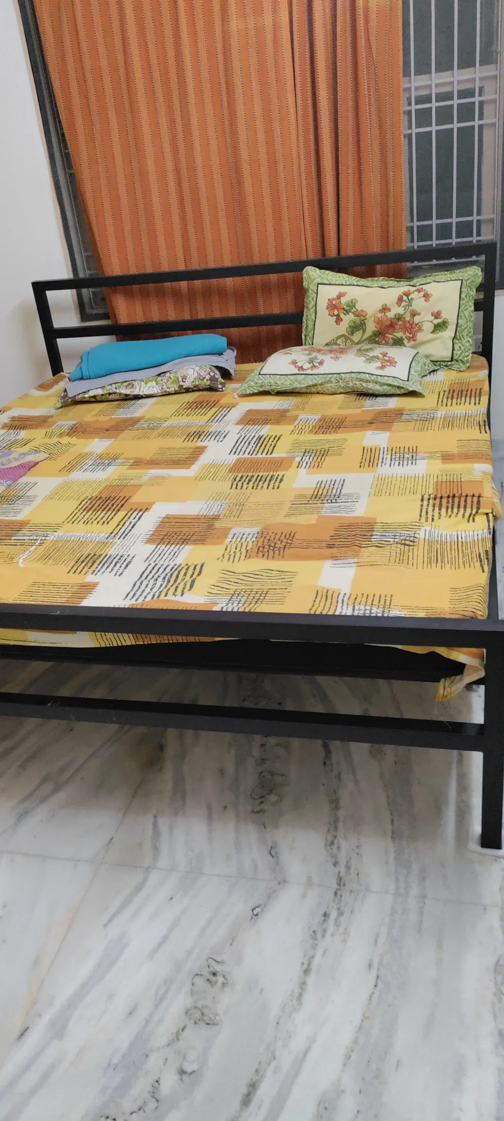 Buy Striker Metal Bed & Lite King Size Comfort Mattress Best Price