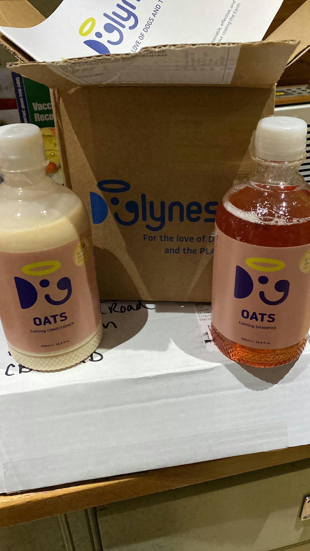 OATS CALMING SHAMPOO Gentle Formula for Sensitive Dogs Doglyness