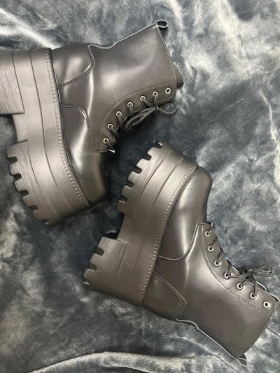 【19 CM】DokiDoki Height Increasing Shoes / Elevator Shoes Martin Boots Black White Invisible Thick-Soled 19 CM Platform Shoes