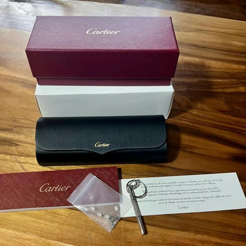 White Buffs Brown Lens