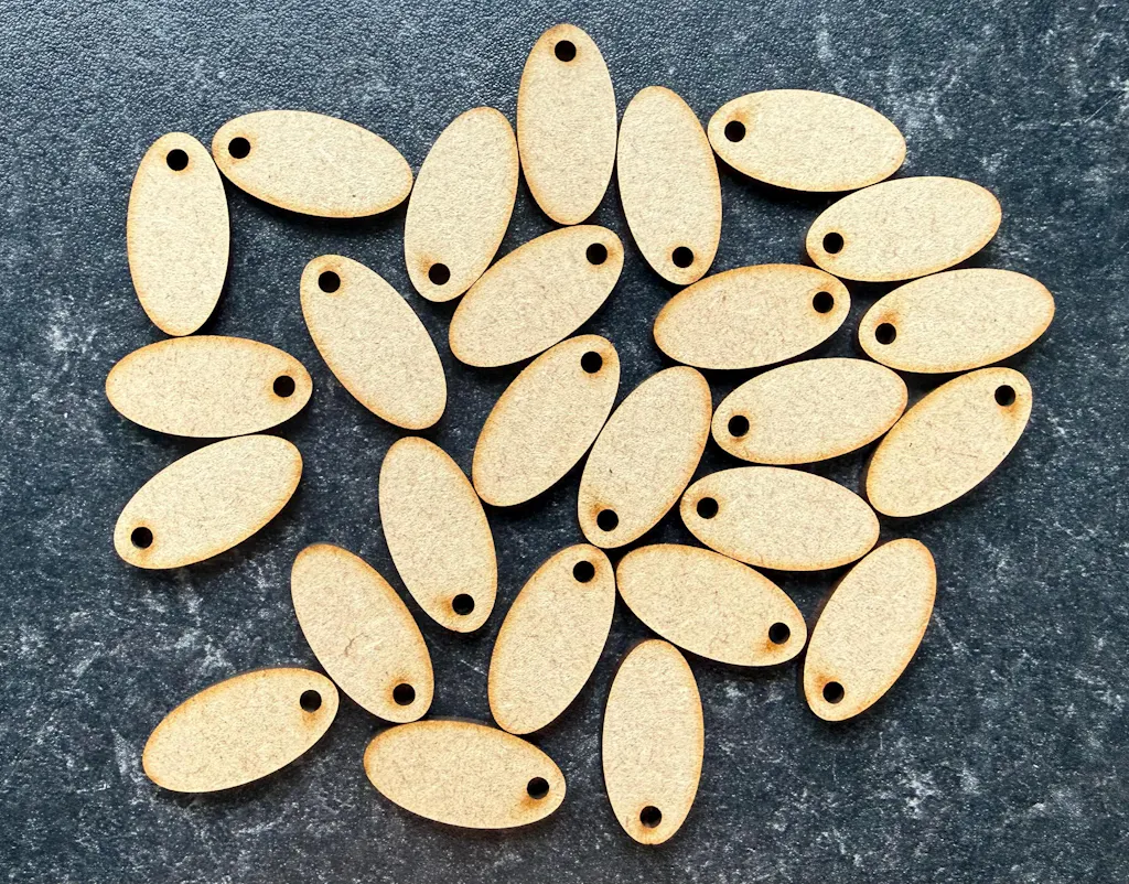 MDF Oval 3mm Hole