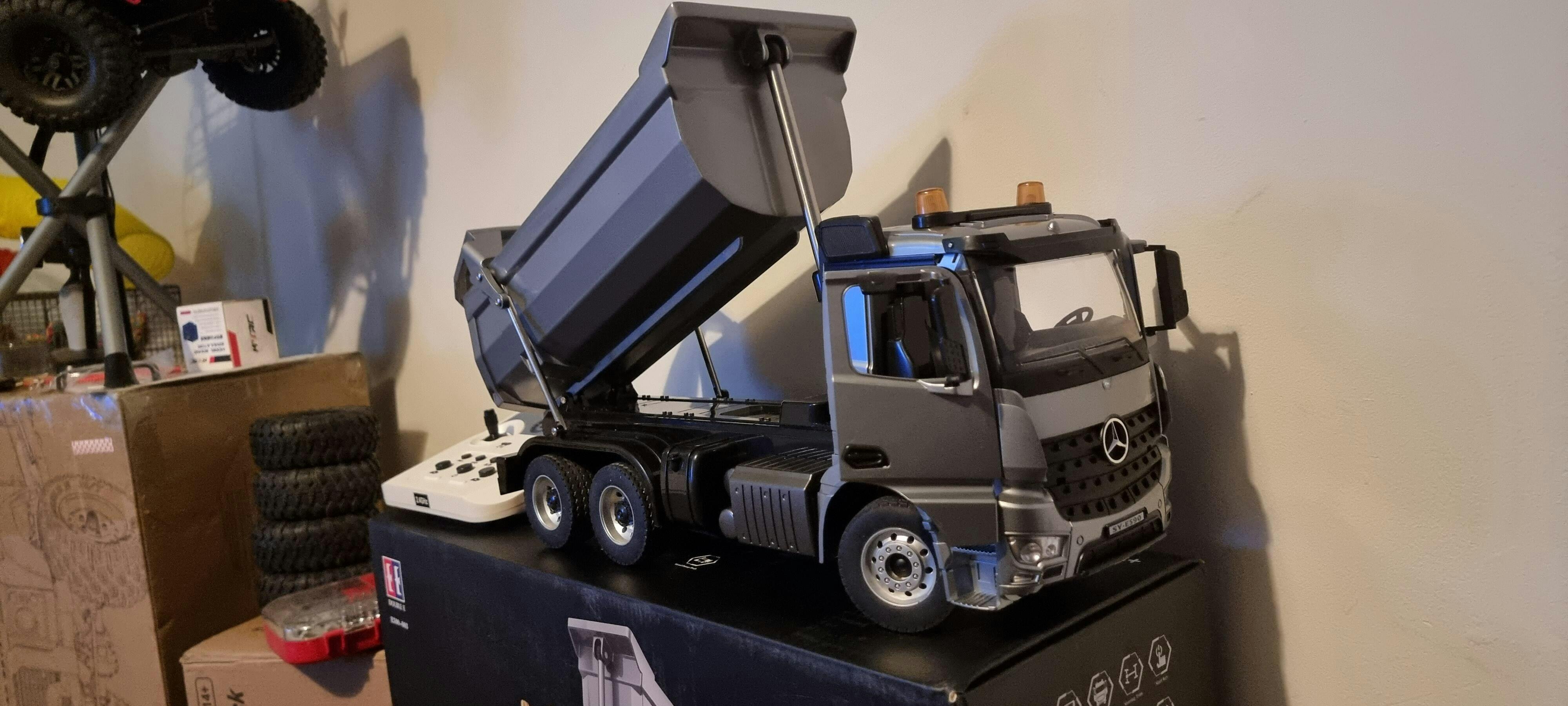 Mercedes-Benz Arocs Dump Truck　　1/20 Mercedes-Benz Arocs 1:20 RC Dump Truck | Realistic Construction