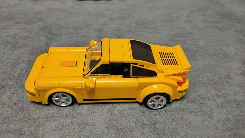 CaDA 1:20 RUF CTR 2017 Yellowbird C51079W