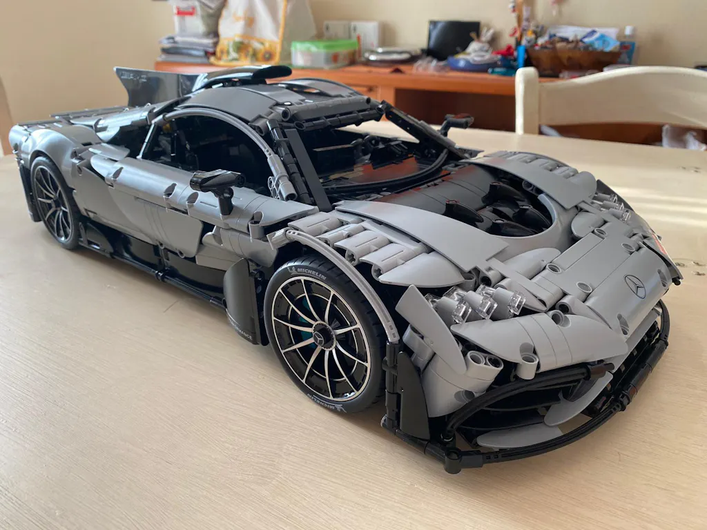 CaDA Master 1:8 Mercedes-AMG ONE C61503W