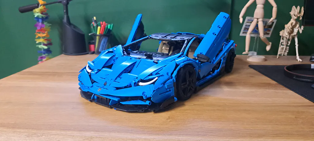 CaDA Master 1: 8 Supercar 770-4 C61041W