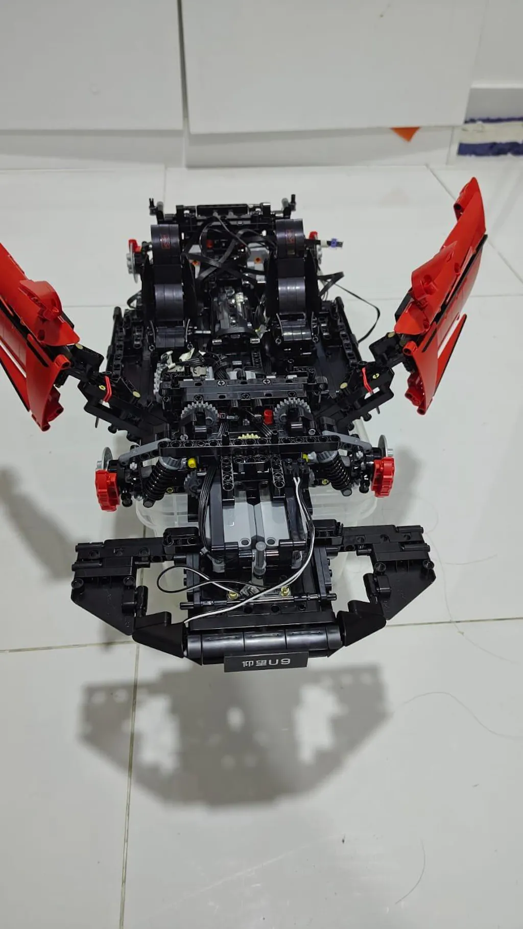 Cada 1:8 YangWang U9 Supercar C64011W