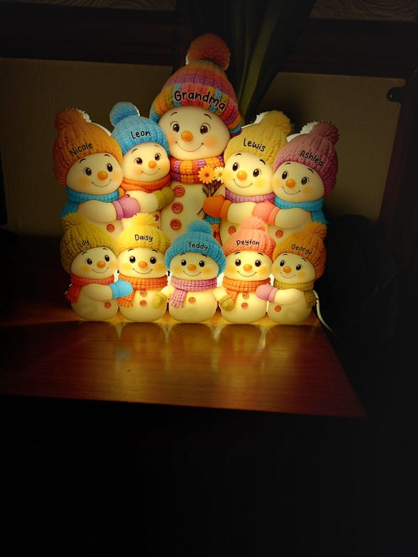 Personalized Snowman Family Acrylic Light Box - A Cozy Holiday Gift for Loved Ones