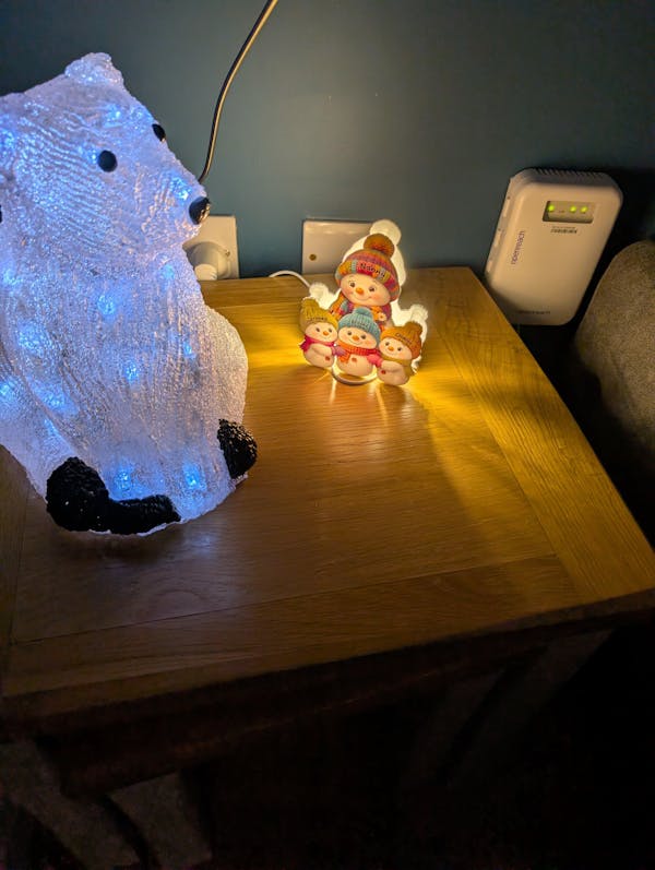 Personalized Snowman Family Acrylic Light Box - A Cozy Holiday Gift for Loved Ones