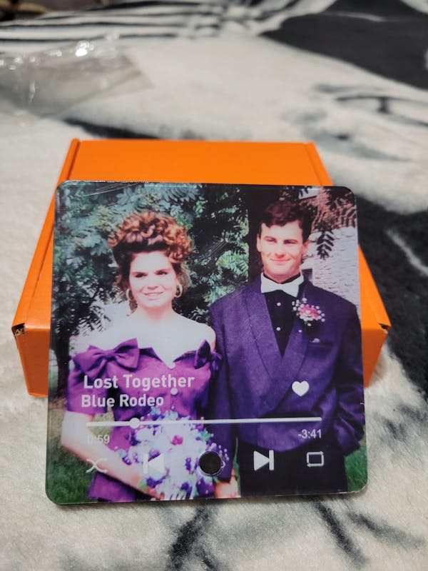 “Our Love Song – Custom Acrylic Music Magnet with Photo & Spotify-Style Player, Romantic Gift for Couples”