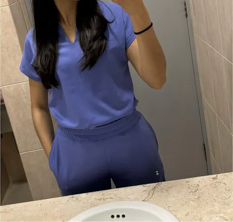 Scrub Olivia Mora