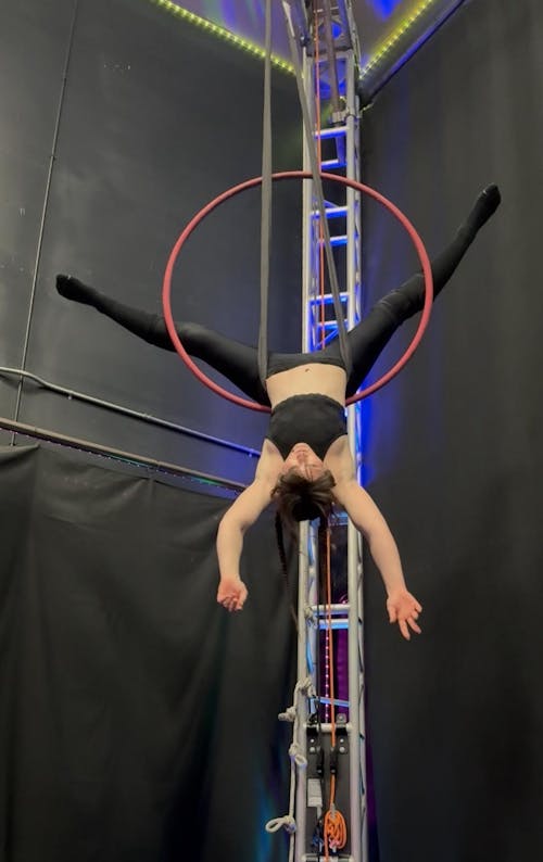 Halter neck sports bra with lace - Lisette