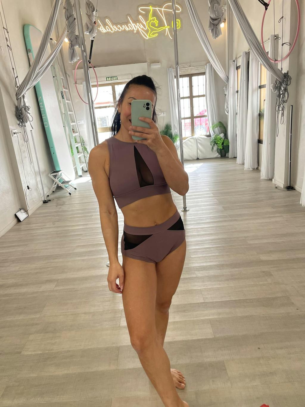 Mesh sports bra for pole dancing and yoga - Rachel