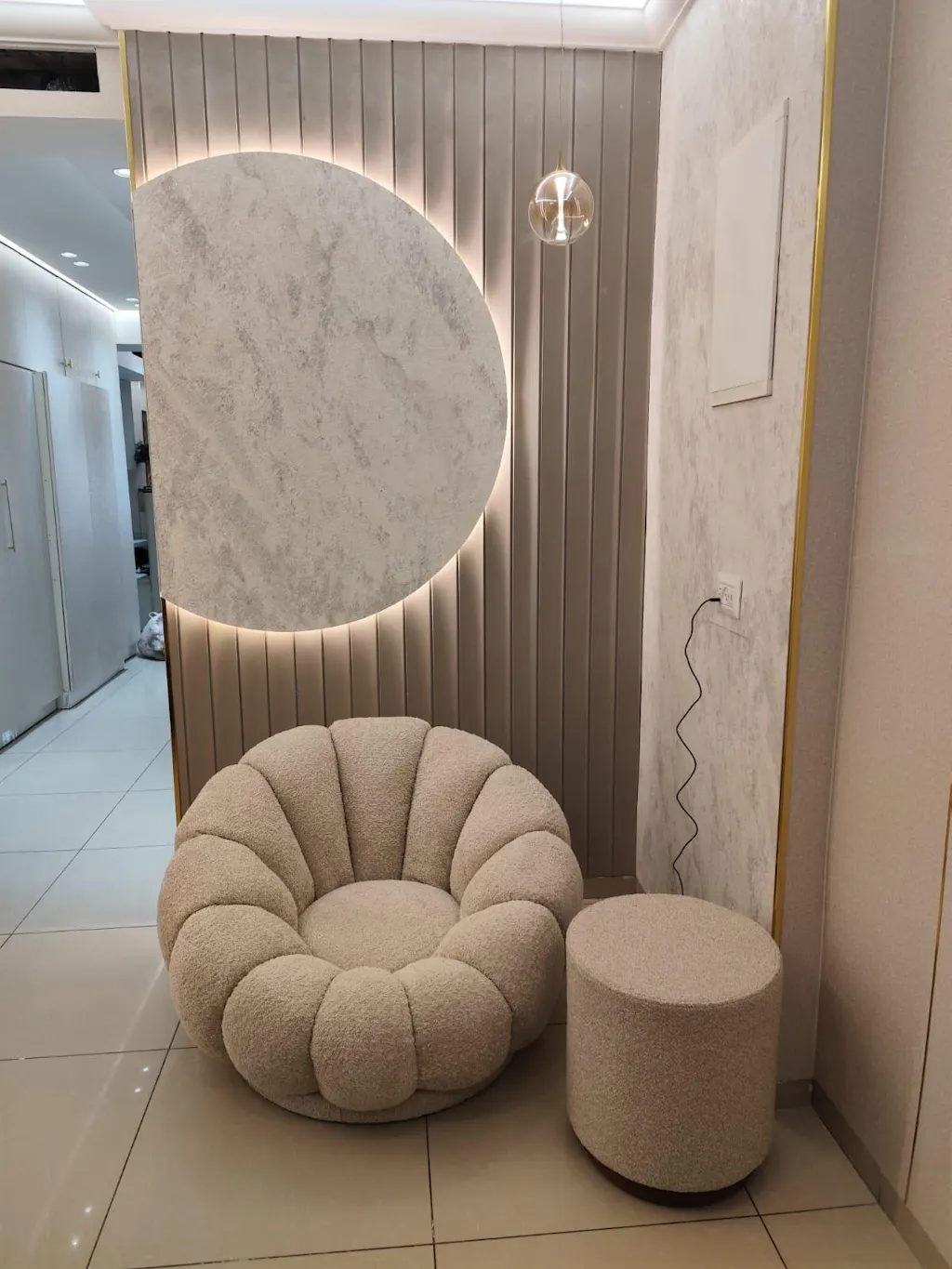 סט כורסה מסתובבת עם הדום בוקלה דגם Flower Cloud